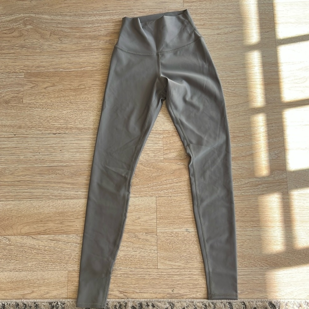 Alo Sleet grey leggings
